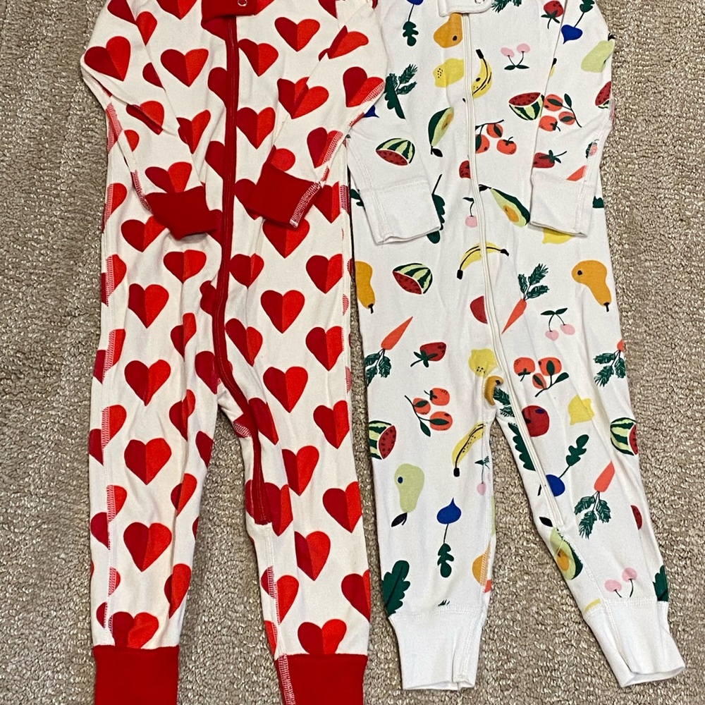 Hanna Andersson - 2 Pajamas - Red Heart and Fruit Print Pajama